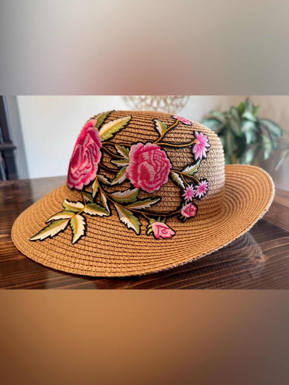 Silverstone Embroidered Pink Floral Adjustable Straw Hat - Tan‎ EUC